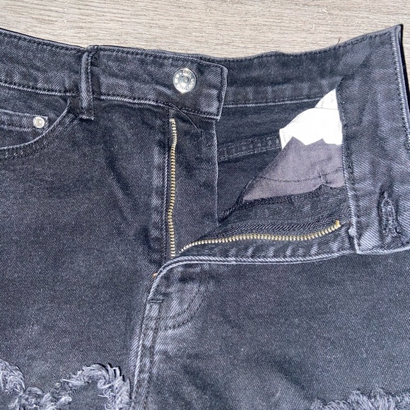 Black jean high-waisted shorts ZARA. Size 2. Worn once - Picture 4 of 4
